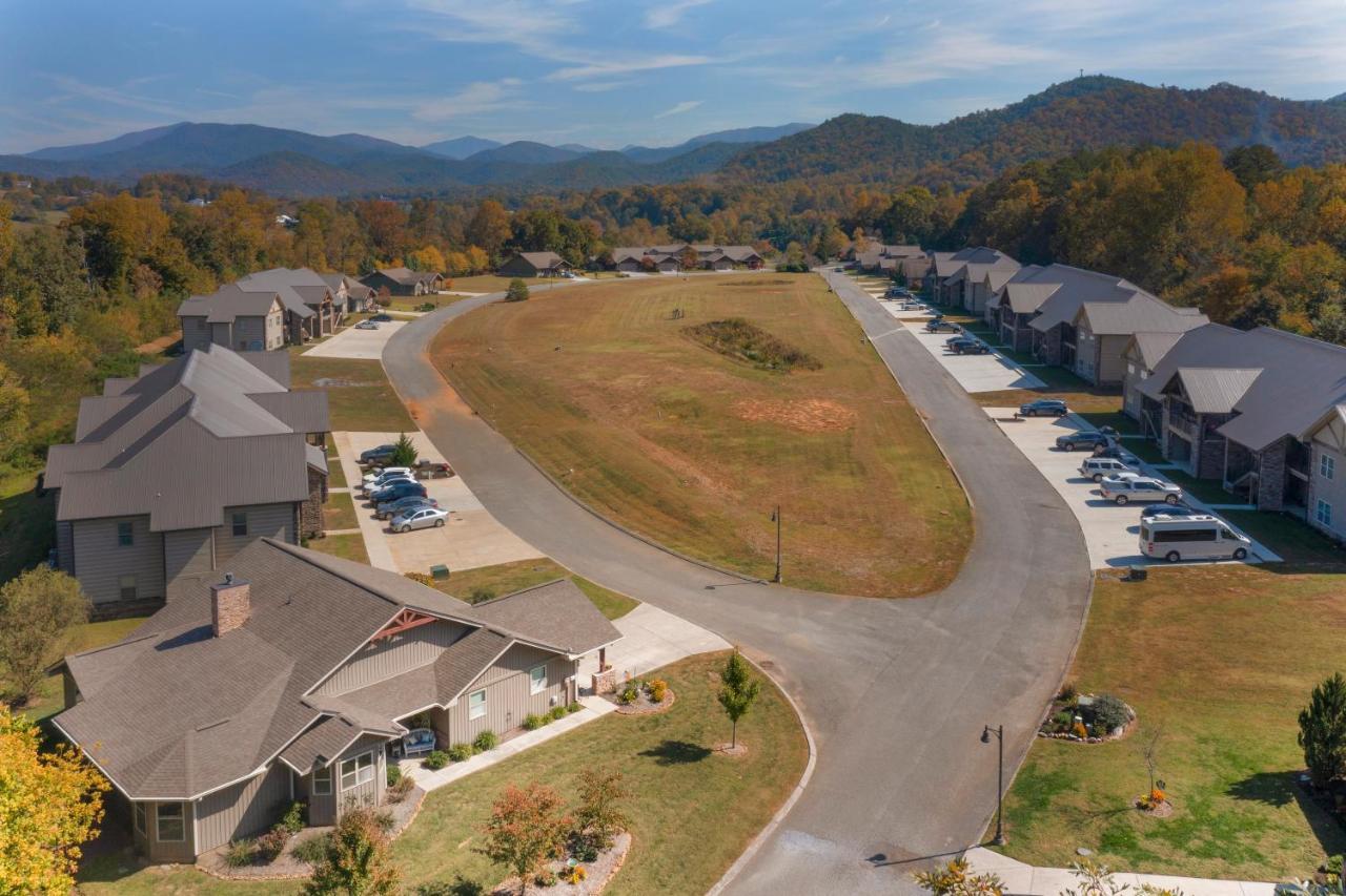 Modern Cades Cove Condo W Community Pool Townsend Exterior foto